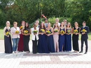Die Pflegeschülerinnen und -schüler des Klinikums Emden und der Ubbo-Emmius-Klinik feierten gemeinsam ihr Examen. Fotografie: Trägergesellschaft